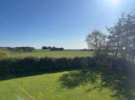 Nice apartment with lovely views，位于Varhaug的宠物友好酒店