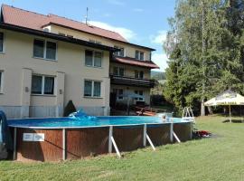 Hotel Reoneo，位于Vernířovice的酒店