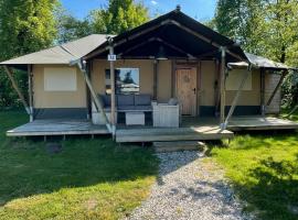 Luxe Safari Lodge 74 evt met ligplaats boot，位于赫劳的酒店