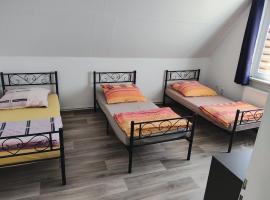 Dachgeschoss im Ostblock，位于Annaburg的酒店