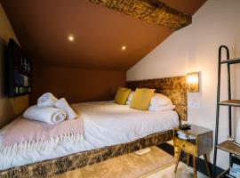 Luxury Single Small Room Central Location King Bed，位于温德米尔的酒店