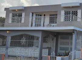 Cozy Cute Home 2nd floor pay at the property electronic payments ONLY also 50 dollars of deposit to secure your booking，位于法哈多的酒店