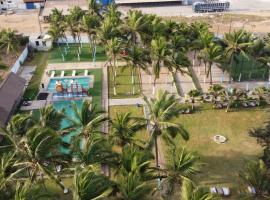 La Playa Beach Resort & Restaurant，位于洛美洛美-托科安机场 - LFW附近的酒店