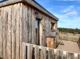 Honeysuckle Bale Cabin - Uk49073