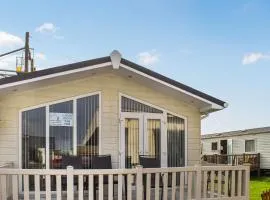 Sandy Shores Lodge