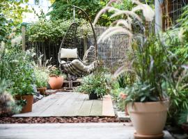 Gartenzimmer in Atelierwohnung，位于科隆的酒店