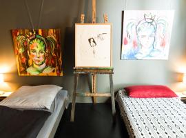 Zimmer in Atelierwohnung，位于科隆的酒店