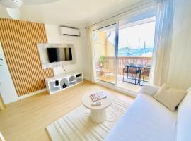 Studi0 coco0n, vue sur la marina，位于马里戈特的酒店