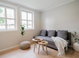 Cozy apartment - Walking distance to Kristiansand city center，位于克里斯蒂安桑的酒店
