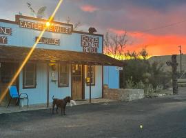 Chisos Mining Company Motel，位于特灵瓜的酒店