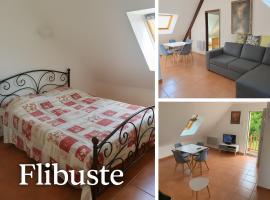 Appartement situé prés des plages et du golf，位于滨海圣布里阿克的酒店