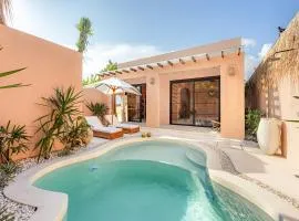 Villa Palmara - NEW 1BR Tropical with Pool Walk to Beach & Cafes