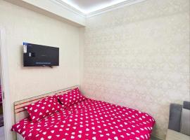 Apartment in Tashkent with kitchen for 5persons，位于塔什干的酒店