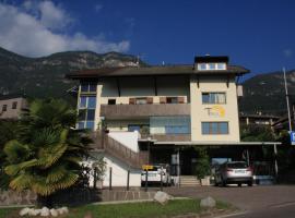 Residence La Terrazza，位于卡尔达罗的公寓