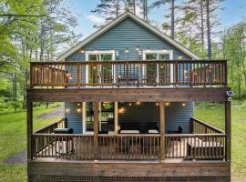 Nature Getaway - Creek, Firepit, Deck, Privacy - Delaware River，位于Sparrow Bush的酒店