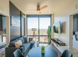 Detailed 2BD, HighRise DT, Pool, Gym, Parking, Sleeps 5
