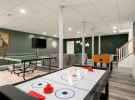 Upstate NY Escape - Game Ready, Game Room, Pool Table, Firepit, Delaware River，位于Sparrow Bush的酒店