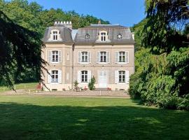 Séjour baie de somme au Château de Mons Boubert pour 2 ou 4，位于Boubert的酒店