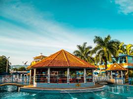 HCR Hotel y Centro de Convenciones Chinauta Real，位于富萨加苏加的酒店