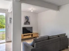 Appartement des 5 Trésors - piscine et vue panoramique