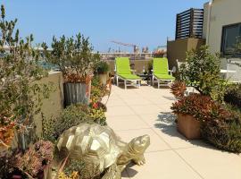 Three Cities Apartments，位于科斯皮夸的带停车场的酒店