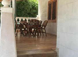 Holiday Apartment，位于Bajram Curri的酒店