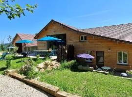 Gîtes aux Granges du Vilaret，位于克莱尔沃雷拉克的酒店
