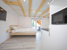 Apartma Pr' Bavnč，位于勒什的酒店