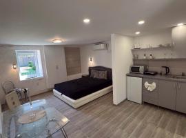 La Perla 1 Apartmani，位于贝拉茨尔克瓦的酒店