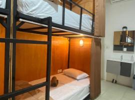 Fi Hostel Kuta Lombok，位于龙目岛库塔的酒店