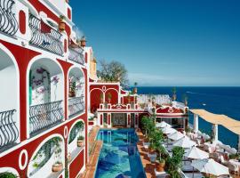 勒西雷纳斯酒店，位于波西塔诺的酒店