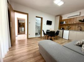 Zen apartmanh&aacute;z Gyula，位于久洛的自助式住宿