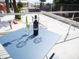 Regina Elena Luxury Apartments，位于蒙德罗的酒店