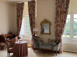24H LE MANS Château de Lauresse chambres d'hôtes Luxe，位于勒芒的酒店