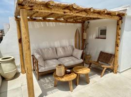 Casa el Periquito - Beach house - Sea view - Roof terrace - Ibiza vibe，位于马拉加的酒店