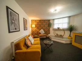 Cotswolds, 2Bed 1 Bath Historic Flat, Very Central
