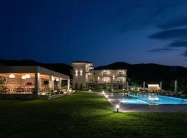 NATURE VIEW，位于萨尔蒂的带泳池的酒店