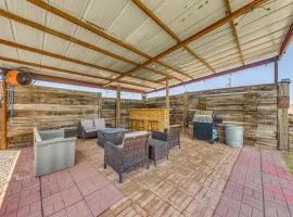 4 Mi to Museums Roswell Getaway with Game Room!