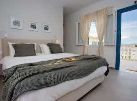 Arourahomes Spetses Town Suites