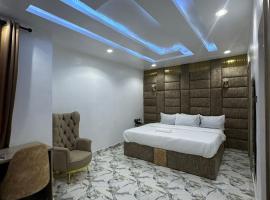 Mega Cloud Hotel And Suites