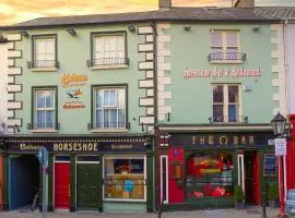 The Horseshoe Bar Townhouse Accommodation