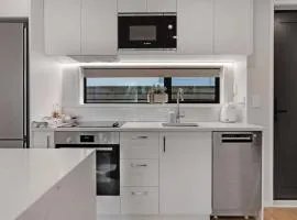 Modern Townhouse close to Airport and Hospital