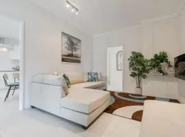 9-3 Glenelg Place Connolly A9 Elegant 3 bed apt in the heart of Connolly