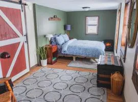 Historic Farmhouse Apartment