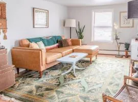 Downtown Lakefront Hideaway