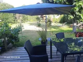VILLA DE PLAIN PIED ET STUDIO CLIMATISES , AU CALME , 6 PERSONNES MAXIMUM POUR LE MEME GROUPE, A 7mn DU GOLF ET DE LA PLAGE