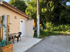 Studio neuf très calme，位于波利尼的酒店