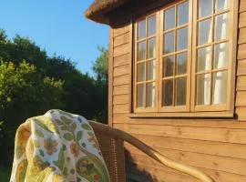 African Hut Campsite - Free Massage With Sauna And Hot Tub