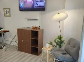 Lay Cozy Mactan with pool, gym and free WiFi just 5 mins near Airport