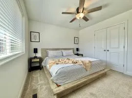 Townhome in Glendale UT near Zion with hot tub